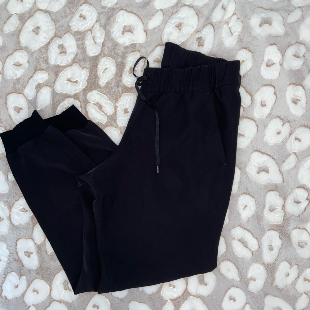 Black lululemon On the Fly Joggers